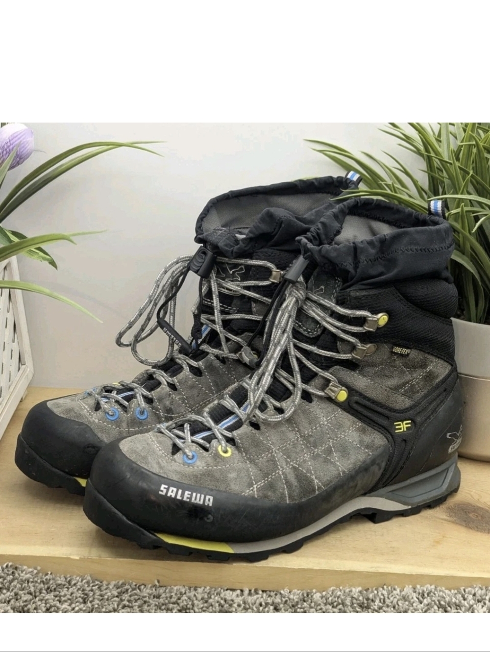 Salewa Snow Trainer Insulate Hiking Walking Boots Travel Women's Size 9.5